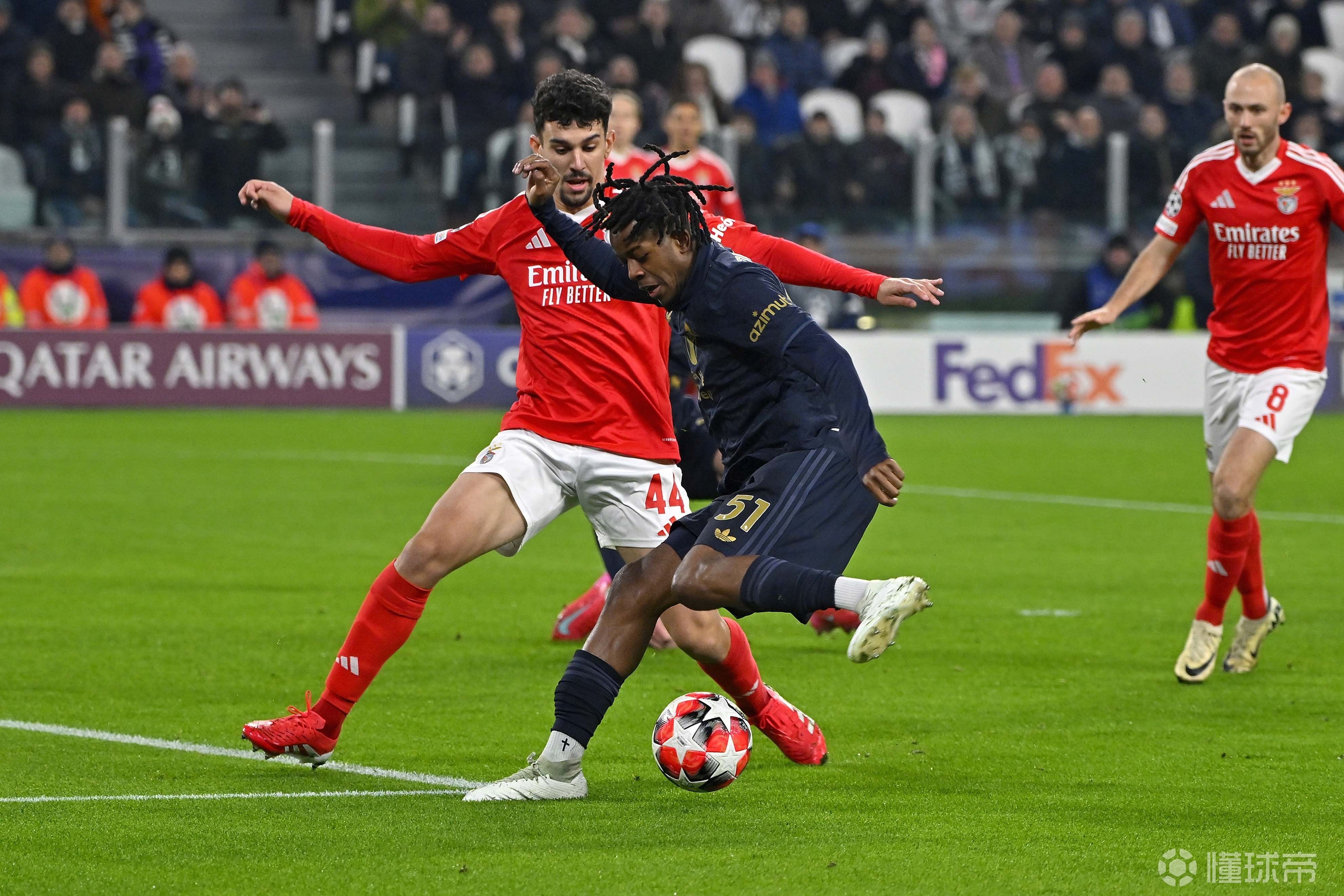 国际比赛日欧冠焦点战，尤文图斯防线松动，气氛紧张，赛程密集仍需轮换的简单介绍-爱游戏游戏体验