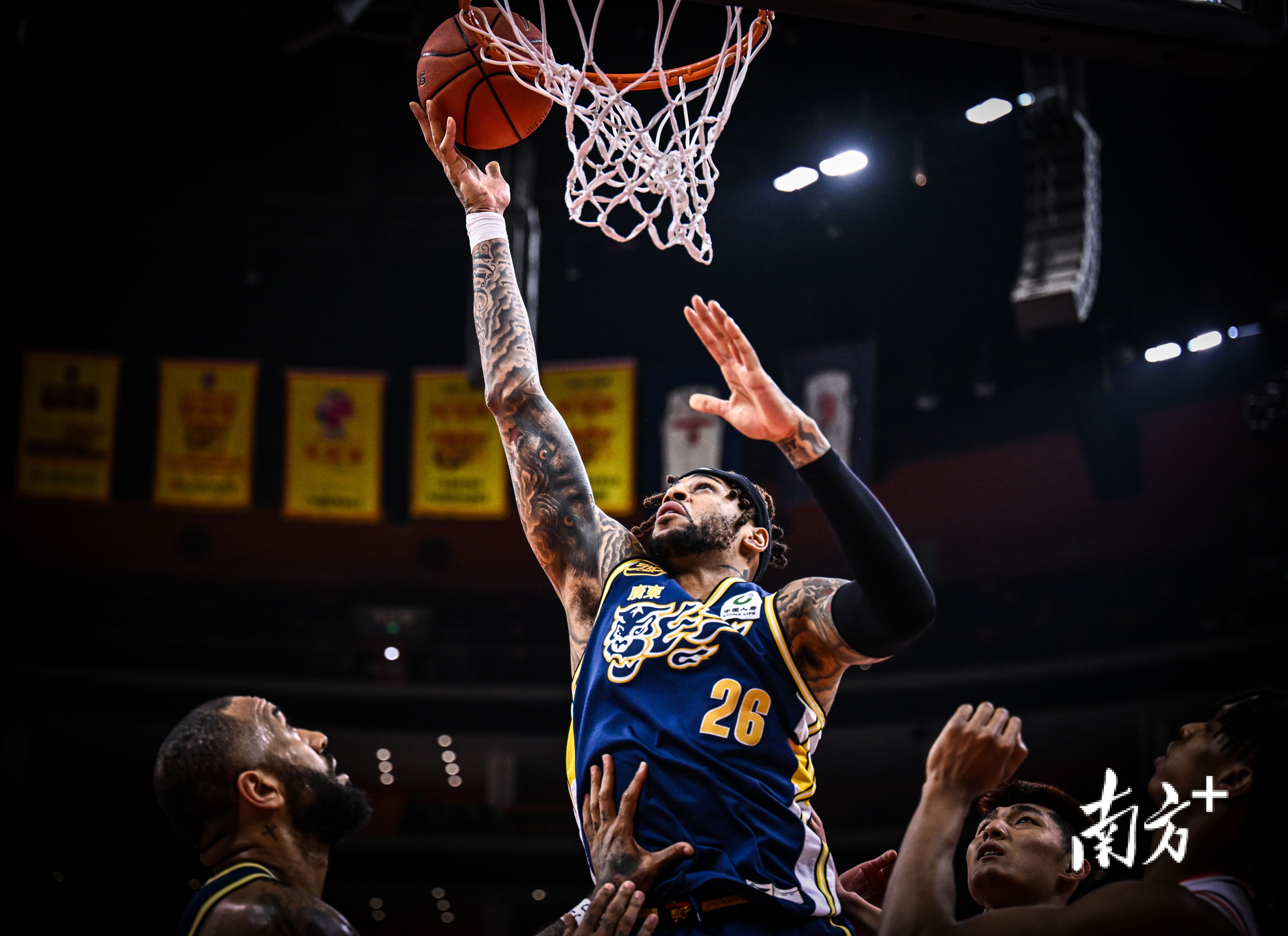 包含全明星赛今晨走向成谜；广州队绝杀压哨；底气十足；细节决定成败的词条